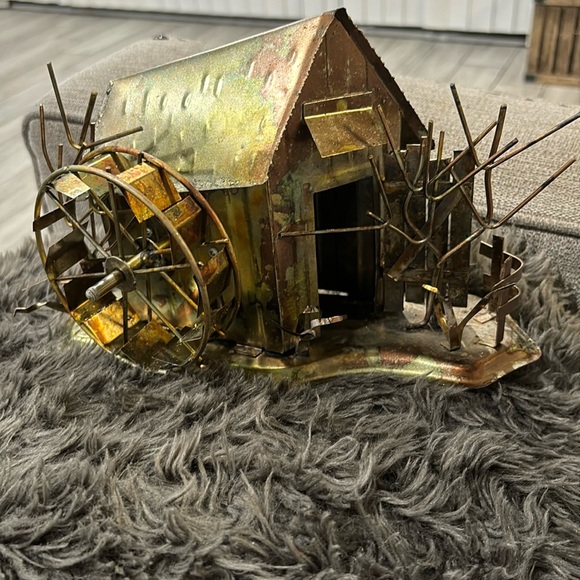 EndedEnded
Vintage Copper Metal Barn Mill With Water Wheel And Music Box - Picture 1 of 7